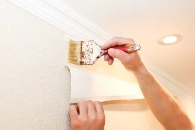 Pose de papier peint à Devecey — revêtements muraux et toiles de verre